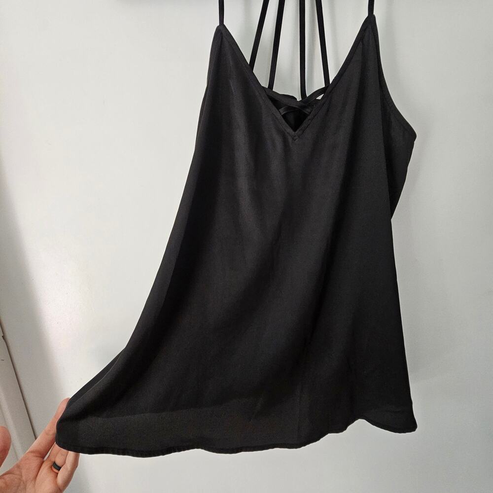 No Boundaries Women Strappy Satin Tank Top Sz L Black Flowy Soft - Picture 3 of 10